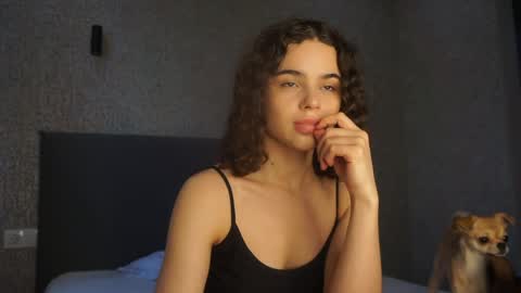 Linda online show from June 4, 1:39 pm