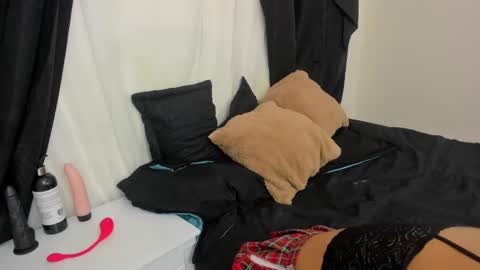 ig linda cw2 online show from December 9, 12:30 pm