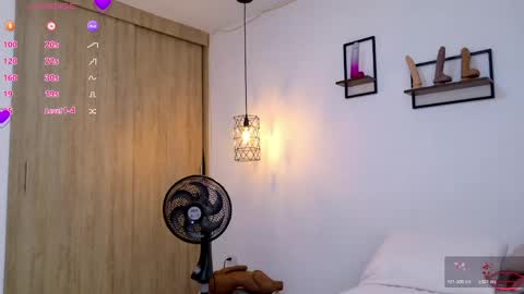 Linda online show from May 13, 1:52 pm