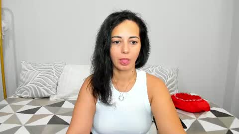 Snapshot of lindainsatiable chatting on June 21, 1:30 am Linda online show from June 21, 1:30 am