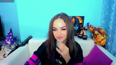 Snapshot of lindaliiii chatting on November 13, 3:05 am Linda online show from November 13, 3:05 am