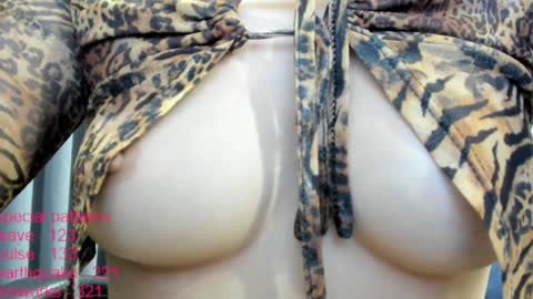 lindamei online show from November 8, 1:55 pm