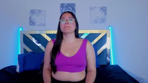 lindavega_ online show from September 12, 3:34 pm