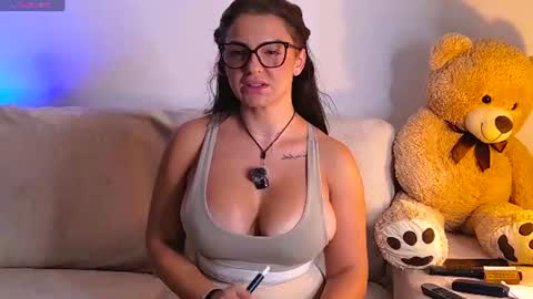 Snapshot of lindsaydeee chatting on August 3, 6:23 am Alexandra online show from August 3, 6:23 am