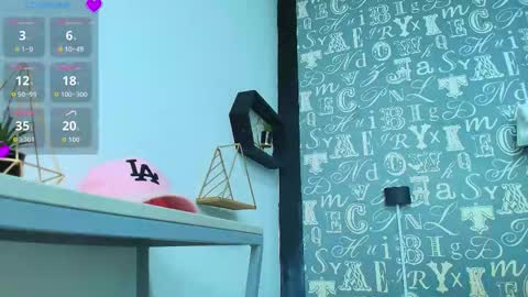  Lindsey  online show from November 9, 11:52 am