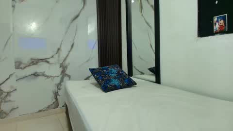  Lindsey  online show from February 12, 11:05 am