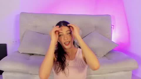 lindsey  online show from July 14, 8:47 pm