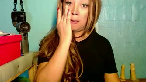Snapshot of linkingqueens69 chatting on May 30, 1:14 am linkingqueens69 online show from May 30, 1:14 am