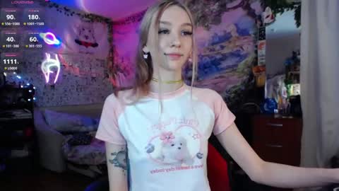 Snapshot of linlin_cuteeee chatting on February 5, 10:44 pm Lin online show from February 5, 10:44 pm