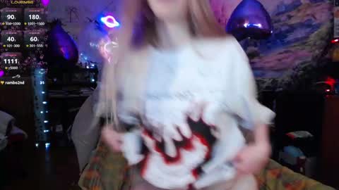 Snapshot of linlin_cuteeee chatting on February 14, 6:19 pm Lin online show from February 14, 6:19 pm