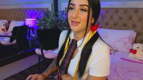 Snapshot of linoshka_1 chatting on March 6, 8:59 pm Luciana online show from March 6, 8:59 pm