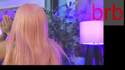 Snapshot of linoshka_1 chatting on March 12, 12:10 am Luciana online show from March 12, 12:10 am