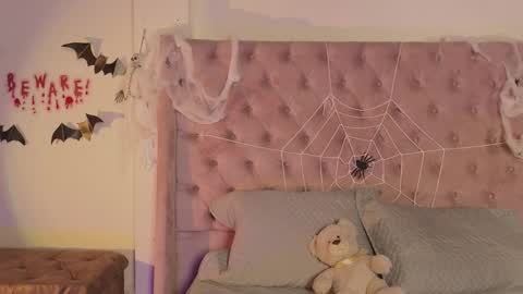 Snapshot of linoshka_1 chatting on October 30, 9:48 pm Luciana online show from October 30, 9:48 pm