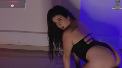 Snapshot of linoshka_1 chatting on November 29, 9:29 pm Luciana online show from November 29, 9:29 pm