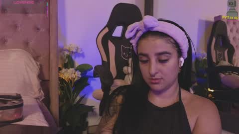 Snapshot of linoshka_1 chatting on April 5, 8:28 pm Luciana online show from April 5, 8:28 pm