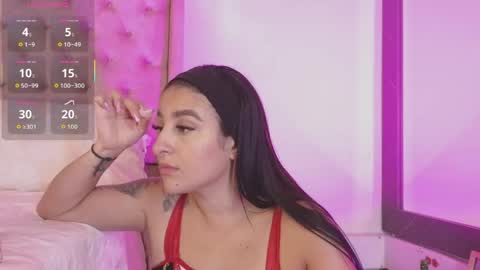 Snapshot of linoshka_1 chatting on May 23, 12:49 am Luciana online show from May 23, 12:49 am