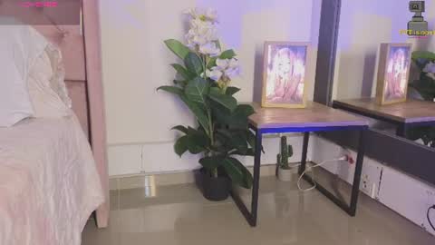 Snapshot of linoshka_1 chatting on July 17, 1:12 am Luciana online show from July 17, 1:12 am