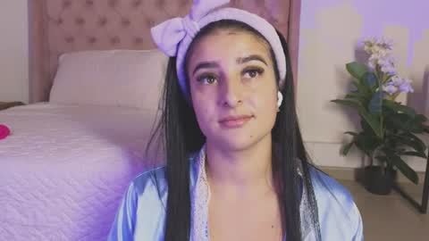 Snapshot of linoshka_1 chatting on July 24, 11:36 pm Luciana online show from July 24, 11:36 pm