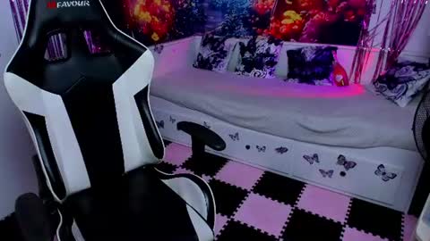 Tina online show from June 26, 9:30 pm