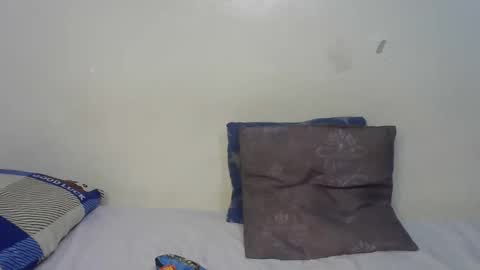 lionesss_ online show from October 24, 5:53 pm