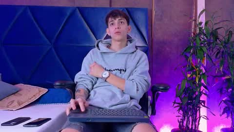 LION FOSTER online show from February 3, 11:32 pm