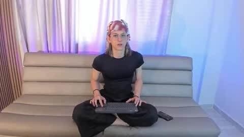 Snapshot of lior_evan chatting on November 9, 11:41 am Lior evan online show from November 9, 11:41 am