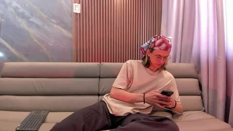 Snapshot of lior_evan chatting on November 13, 11:53 am Lior evan online show from November 13, 11:53 am