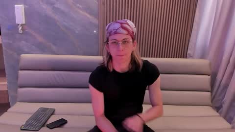 Snapshot of lior_evan chatting on November 22, 11:42 am Lior evan online show from November 22, 11:42 am