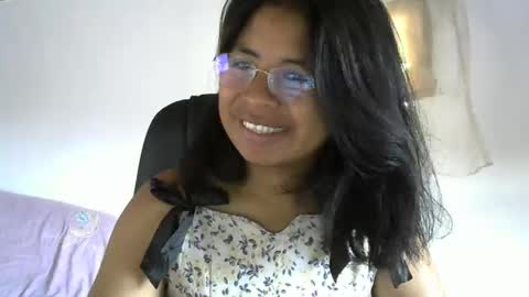 liora online show from March 3, 4:18 am