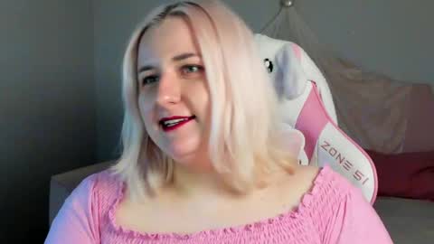 Snapshot of lioraardyn chatting on March 19, 5:22 am LioraArdyn online show from March 19, 5:22 am