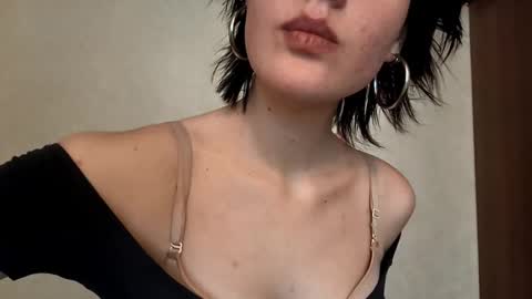 liorasin online show from February 12, 10:10 am