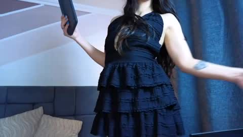 liorasterling online show from May 30, 7:33 pm