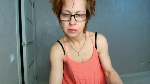 Snapshot of lioraweiss chatting on April 17, 5:49 pm Liora Weiss online show from April 17, 5:49 pm