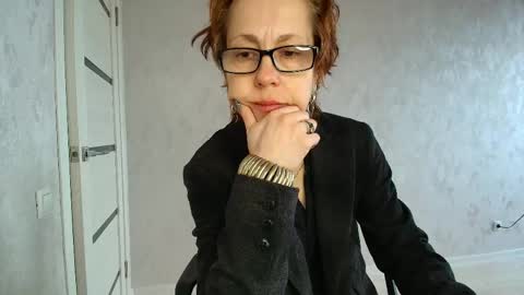 Snapshot of lioraweiss chatting on April 18, 7:45 am Liora Weiss online show from April 18, 7:45 am
