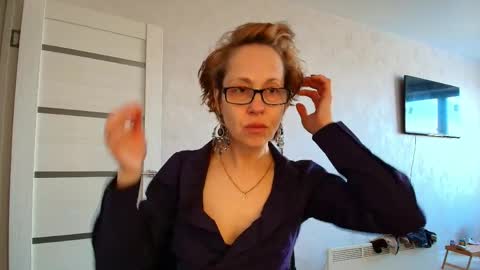 Snapshot of lioraweiss chatting on May 2, 11:48 am Liora Weiss online show from May 2, 11:48 am