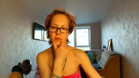Snapshot of lioraweiss chatting on May 16, 3:55 pm Liora Weiss online show from May 16, 3:55 pm
