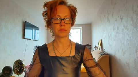 Snapshot of lioraweiss chatting on May 19, 7:26 am Liora Weiss online show from May 19, 7:26 am