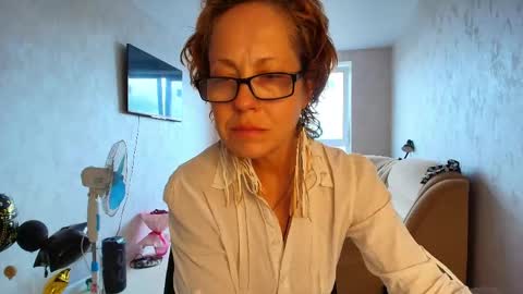 Snapshot of lioraweiss chatting on May 27, 9:17 am Liora Weiss online show from May 27, 9:17 am