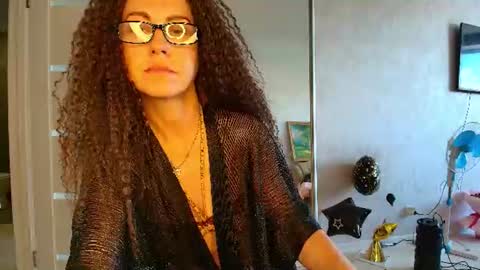 Snapshot of lioraweiss chatting on June 16, 9:23 am Liora Weiss online show from June 16, 9:23 am