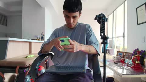 Snapshot of liorvante chatting on February 12, 2:01 pm Lior Vante online show from February 12, 2:01 pm