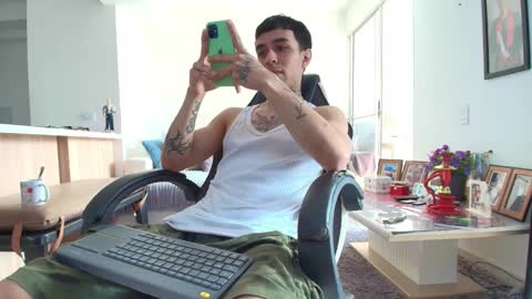 Snapshot of liorvante chatting on February 17, 3:19 pm Lior Vante online show from February 17, 3:19 pm