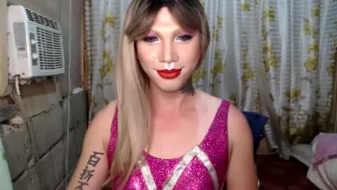 lipshero online show from September 12, 4:40 pm