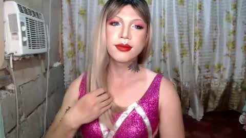 lipshero online show from September 14, 6:40 pm