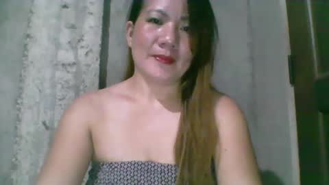 Snapshot of lipsofangel16 chatting on January 2, 12:57 pm im cherry online show from January 2, 12:57 pm