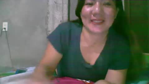 Snapshot of lipsofangel16 chatting on January 10, 1:41 pm im cherry online show from January 10, 1:41 pm