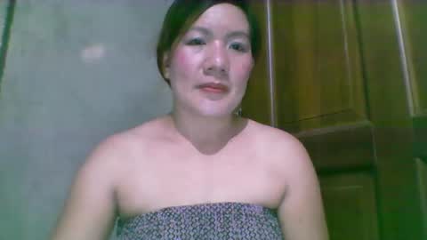 Snapshot of lipsofangel16 chatting on January 20, 12:49 pm im cherry online show from January 20, 12:49 pm