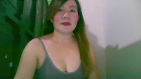 Snapshot of lipsofangel16 chatting on January 23, 6:06 am im cherry online show from January 23, 6:06 am