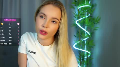 Amelia online show from December 12, 1:10 am