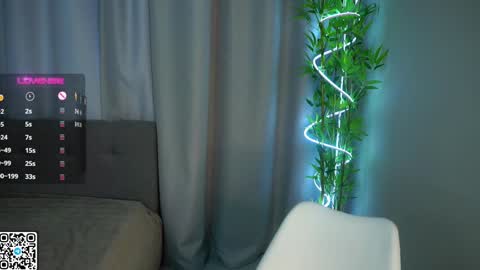 Amelia online show from December 12, 4:15 am