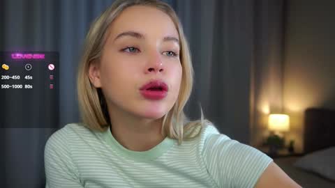 Amelia online show from December 18, 4:09 am
